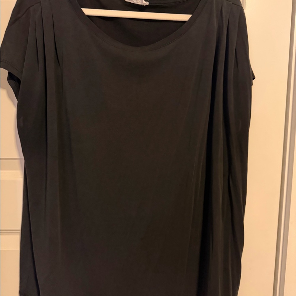 Maurices Dark Gray Short Sleeve Tee
